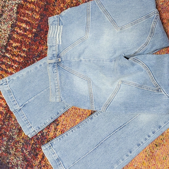 NWT Revice Venus Flares / Eclipse Wash Jeans - Picture 3 of 6